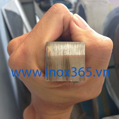 Vuông đặc inox 301