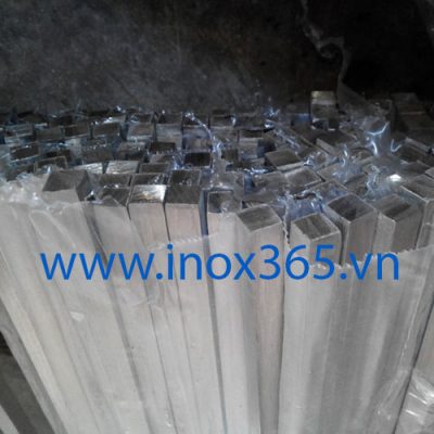 Vuông đặc inox 303