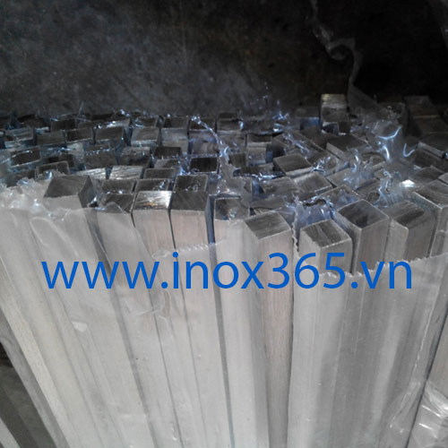 Vuông đặc inox 303